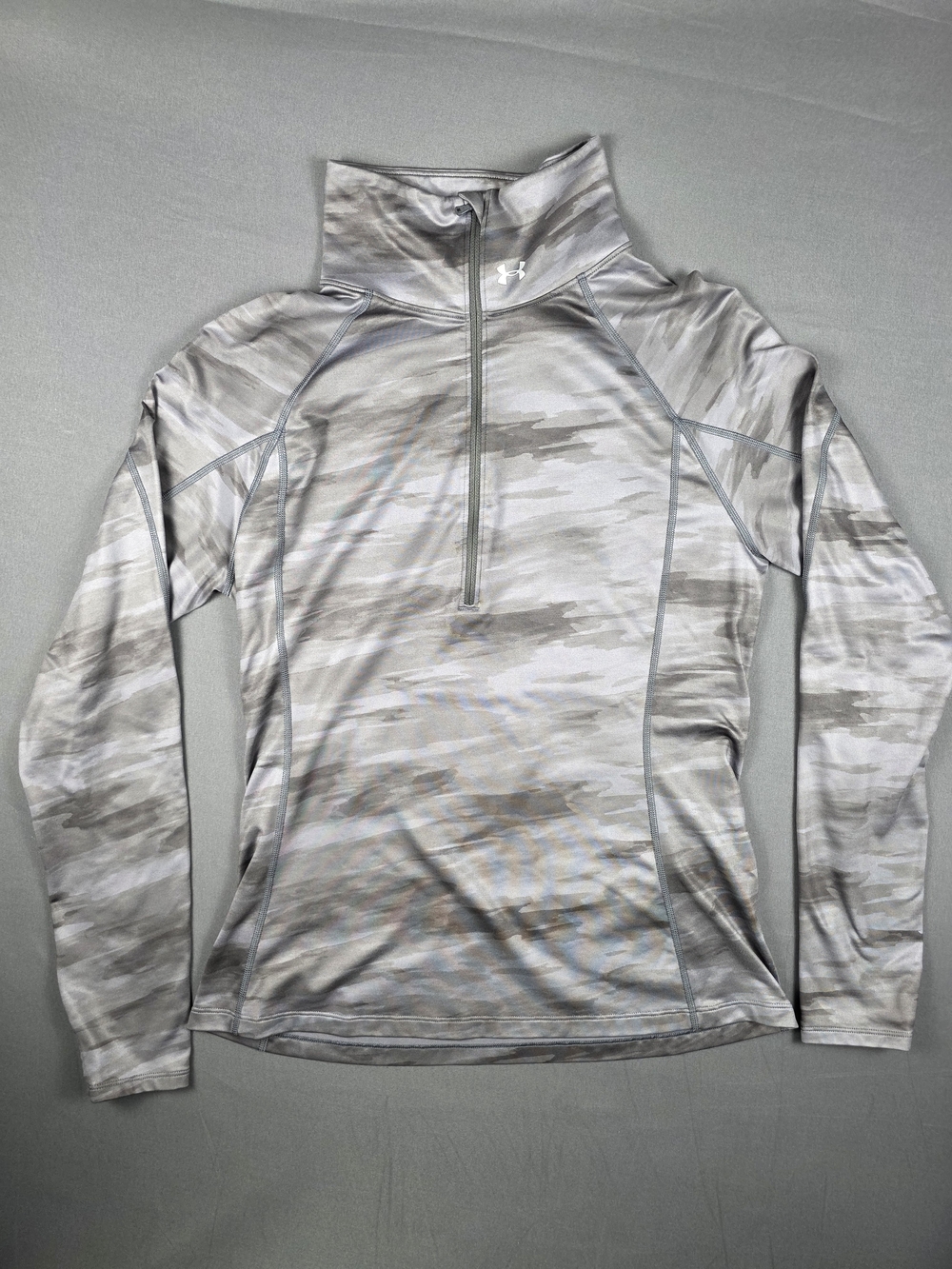 Under Armour Women’s Gray Camo 1/4 Zip Performance Long Sleeve